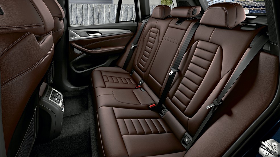 Teste BMW iX3 é um SUV elétrico bacana, mas que deu azar de chegar