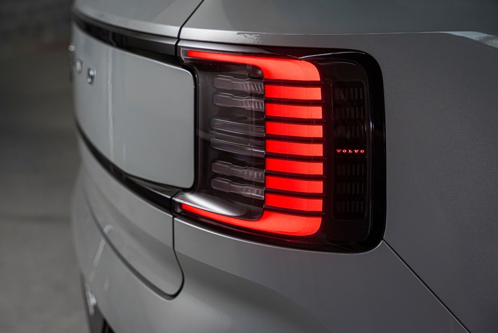 Volvo EX30 Ultra Twin Motor 2026 traz o mesmo visual das outras versões  — Foto: Divulgação