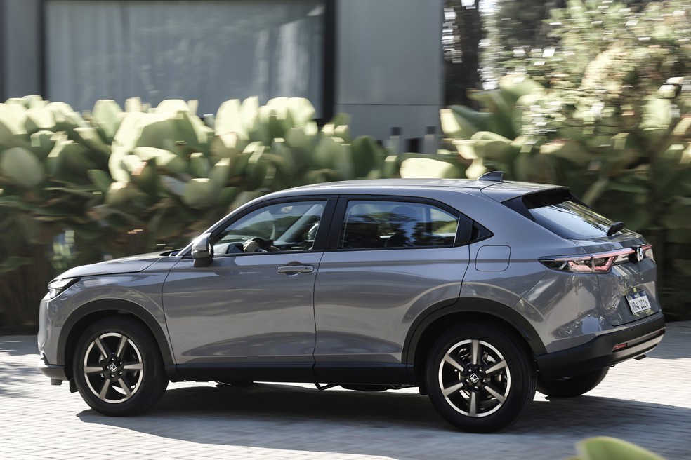 Versões com motor aspirado do Honda HR-V são mais econômicas e fazem quase 14 km/l — Foto: Divulgação/Honda