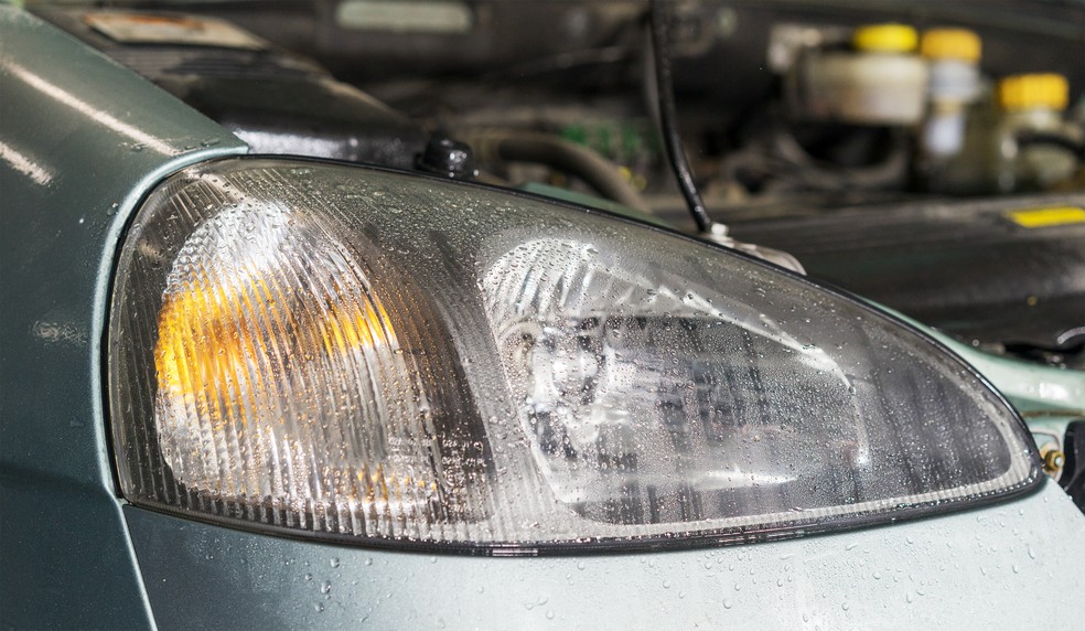 Você pode ser multado se o farol do seu carro não estiver funcionando corretamente — Foto: Getty Images