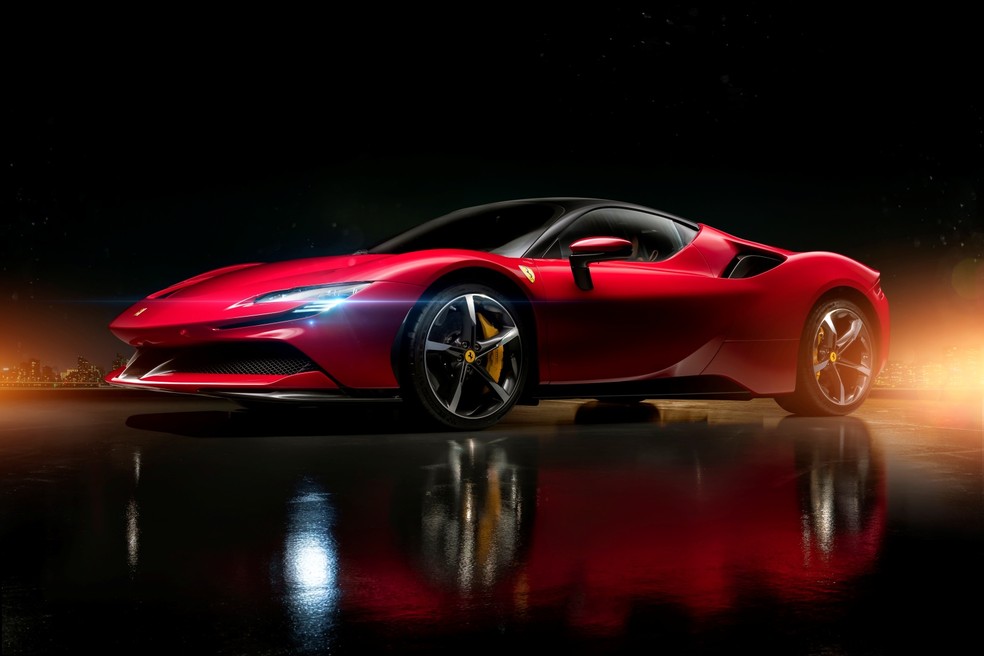 Ferrari SF90 Stradale é um dos carros mais vendidos da marca italiana — Foto: Leo Sposito/ Divulgação