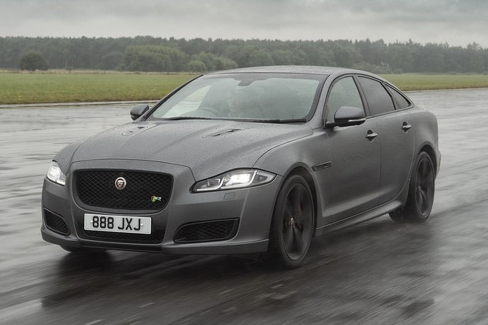Jaguar XJR575 (Foto: Divulgação) — Foto: Auto Esporte