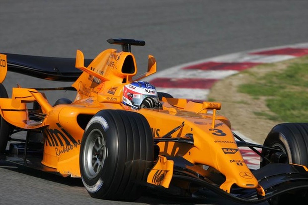 Última vez que a McLaren usou o laranja foi nos testes de inverno de 2006 (Foto: Divulgação) — Foto: Auto Esporte
