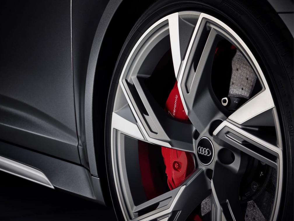 Audi RS6 — Foto: Divulgação