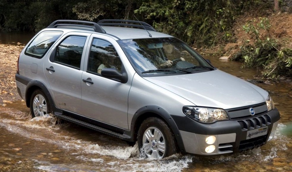 Fiat Palio Adventure 2005 era equipado com motor 1.8 — Foto: Carros na Web