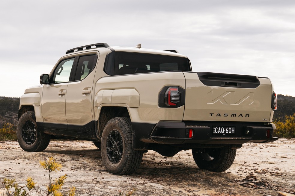 Kia Tasman mede 5,41 metros de comprimento e leva mais de 1 tonelada na caçamba — Foto: Divulgação