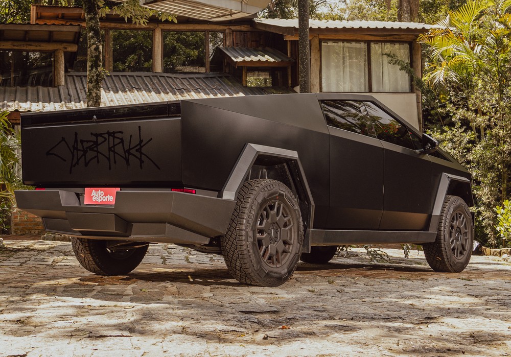 Tesla Cybertruck é indestrutível? Veja como picape se saiu em crash test