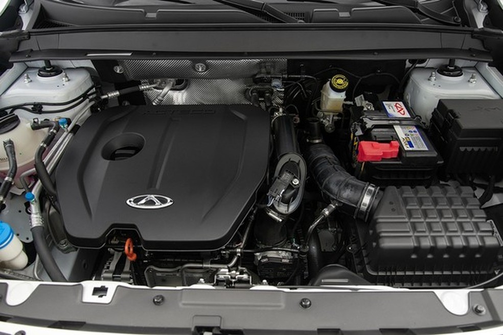 Chery Tiggo 5x tem motor 1.5 turbo em todas as versões; na mais cara, há um sistema híbrido leve — Foto: Auto Esporte