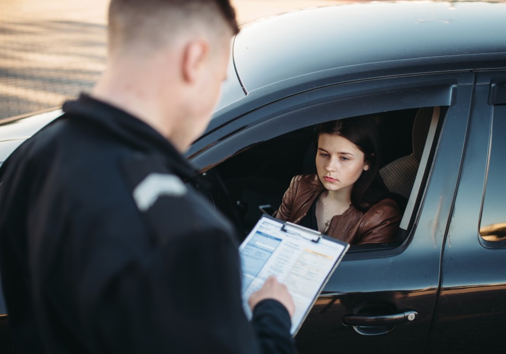 Como recorrer de multa de trânsito: veja passo a passo