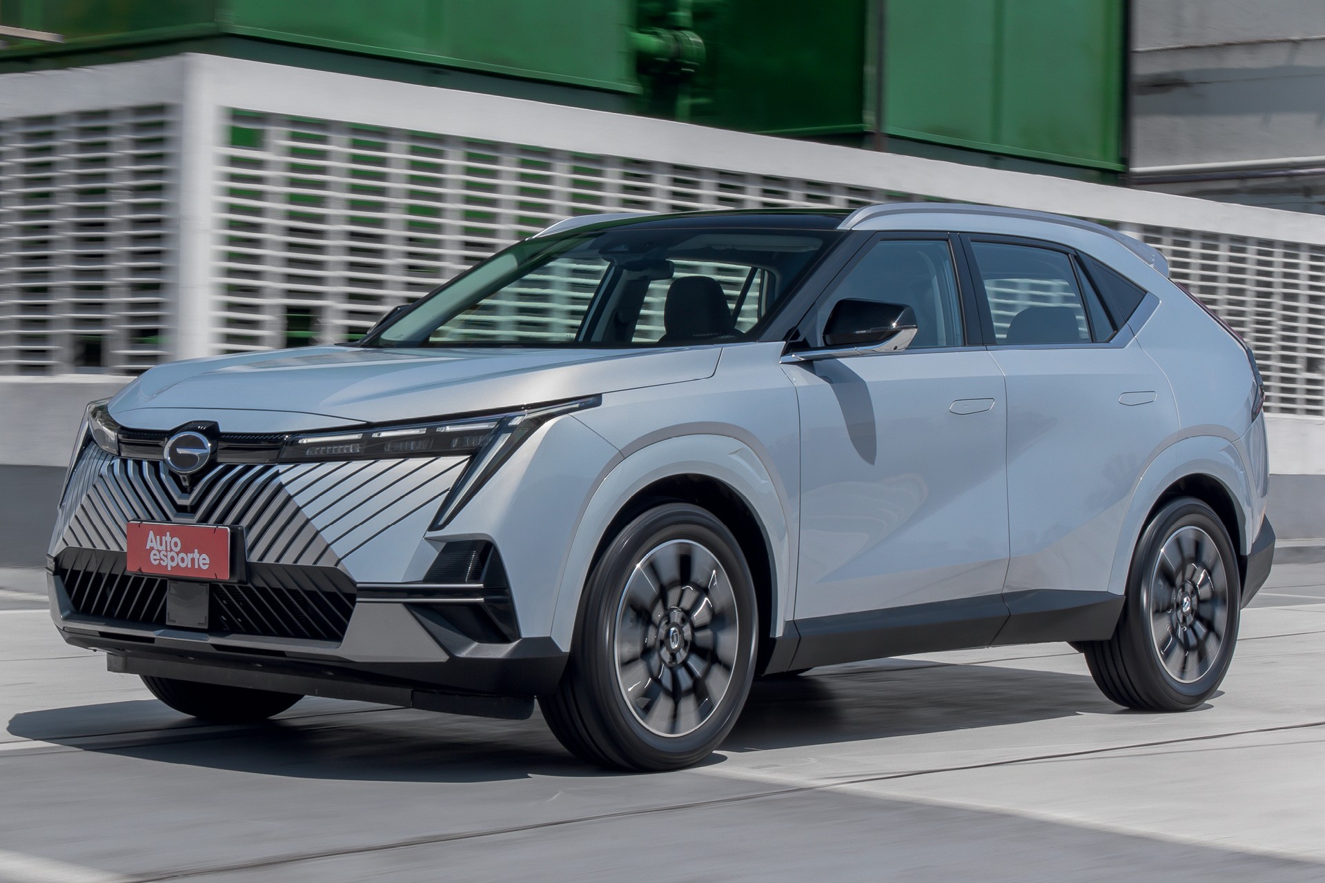 Imagem comparativa dos SUVs BYD Atto 2 e GAC GS4