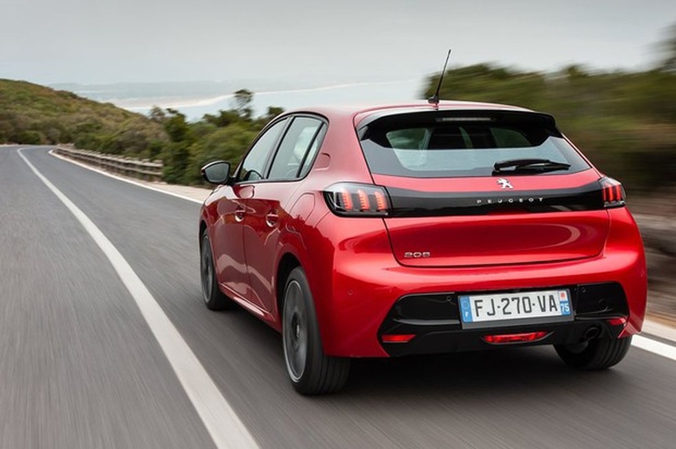 Além das versões 1.6, o hatch também terá uma inédita opção elétrica (Foto: Divulgação) — Foto: Auto Esporte