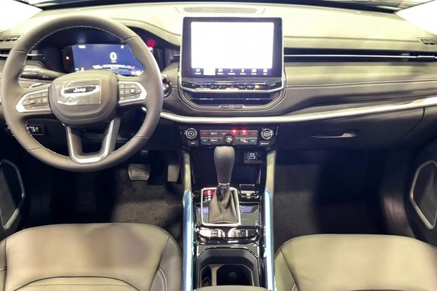 Jeep Commander Longitude 2026 - painel