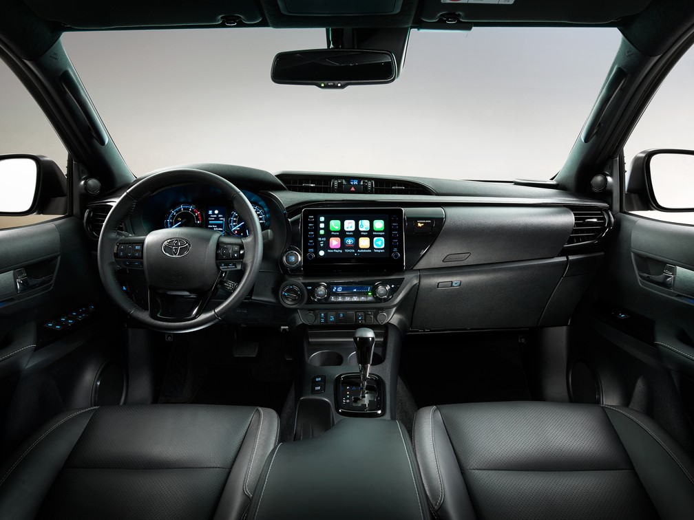 Interior da nova Toyota Hilux — Foto: Divulgação