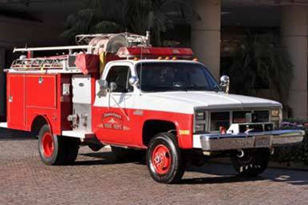 GMC Sierra 1986 (Foto: GMC Sierra 1986 customizado para ser um carro de bombeiros em Neverland) — Foto: Auto Esporte