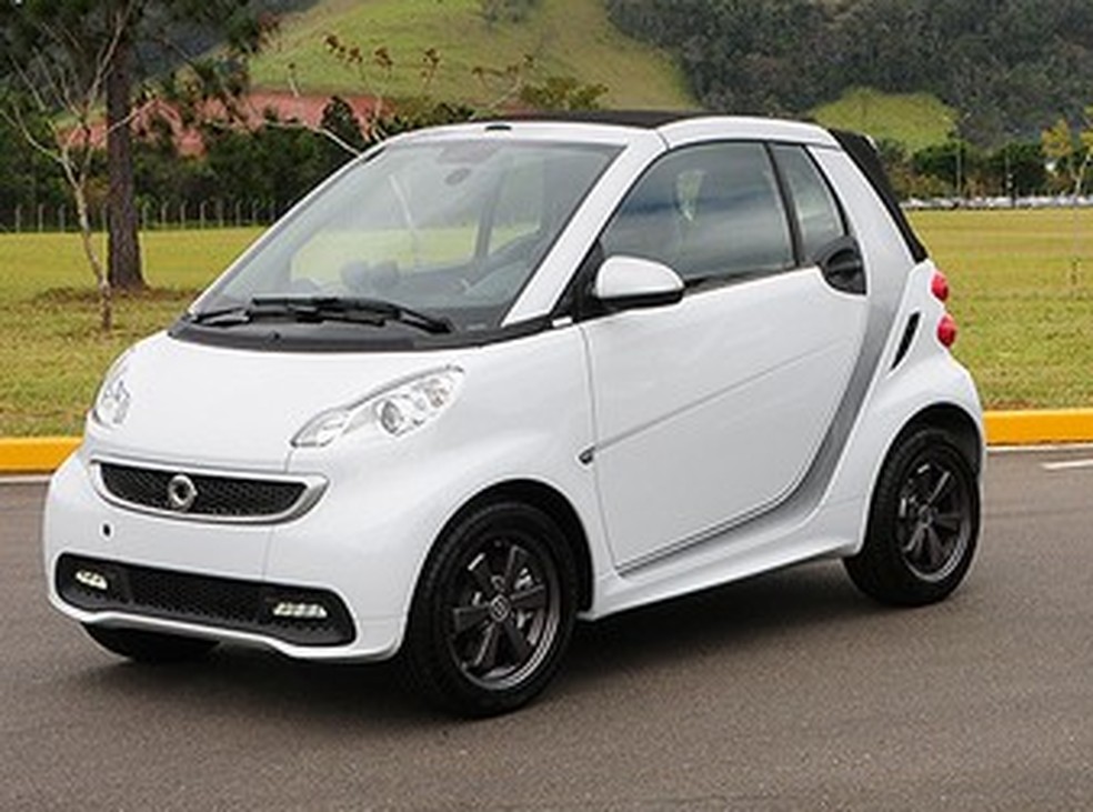 Smart Fortwo Nightstyle é equipado com motor 1.0 turbo  — Foto: Divulgação