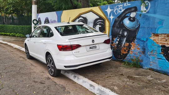 Multa por estacionar ou parar na calçada: valor, pontos na CNH e outros detalhes