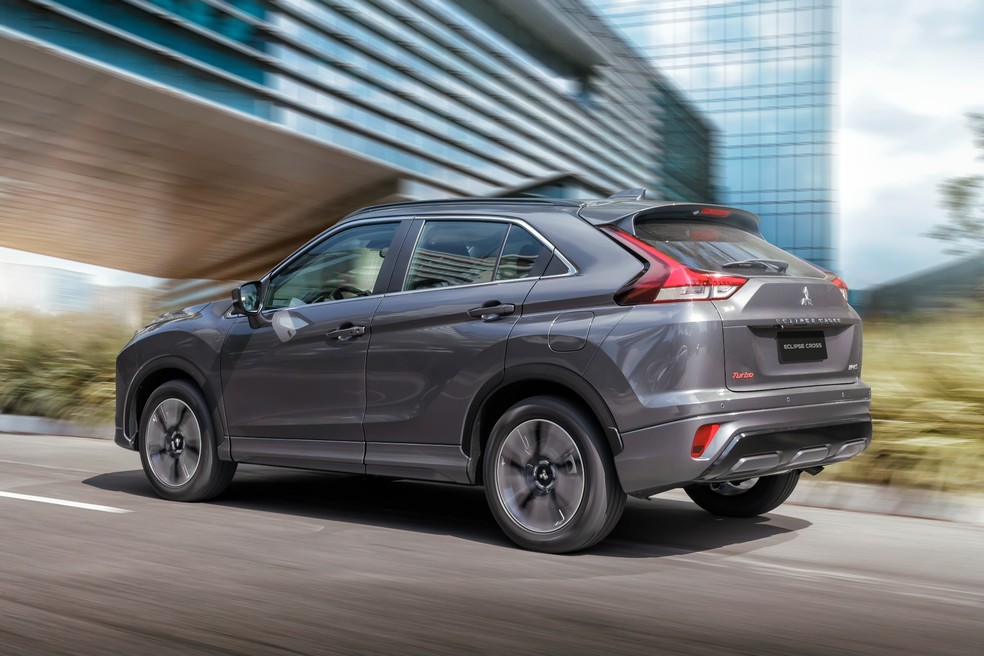 Traseiro do Eclipse Cross 2023 mudou para acabar com qualquer polêmica — Foto: Divulgação
