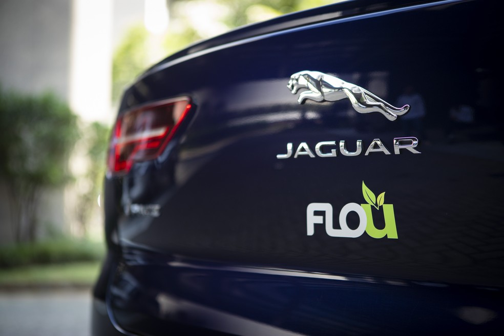 Na fase de testes, seis Jaguar I-Pace serão oferecidos para locação — Foto: Divulgação