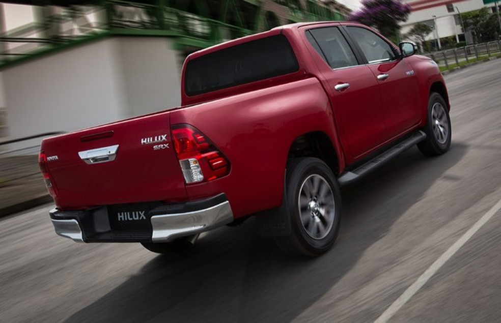 Traseira da Toyota Hilux 2016 (Foto: Divulgação) — Foto: Auto Esporte