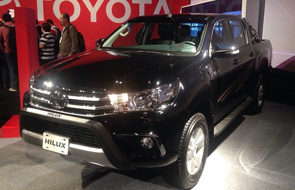 Dianteira da Toyota Hilux 2016 (Foto: Julio Cabral / Auto News Brasil) — Foto: Auto Esporte