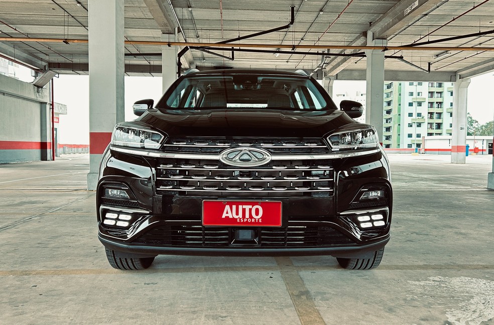 Tiggo 8 não segue a mais recente identidade visual da Caoa Chery — Foto: André Paixão/Auto News Brasil