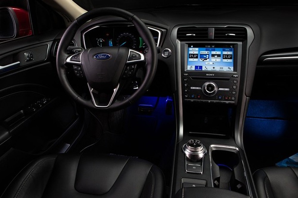 Reestilizado, Ford Fusion chega ao Brasil por R$ 121.500
