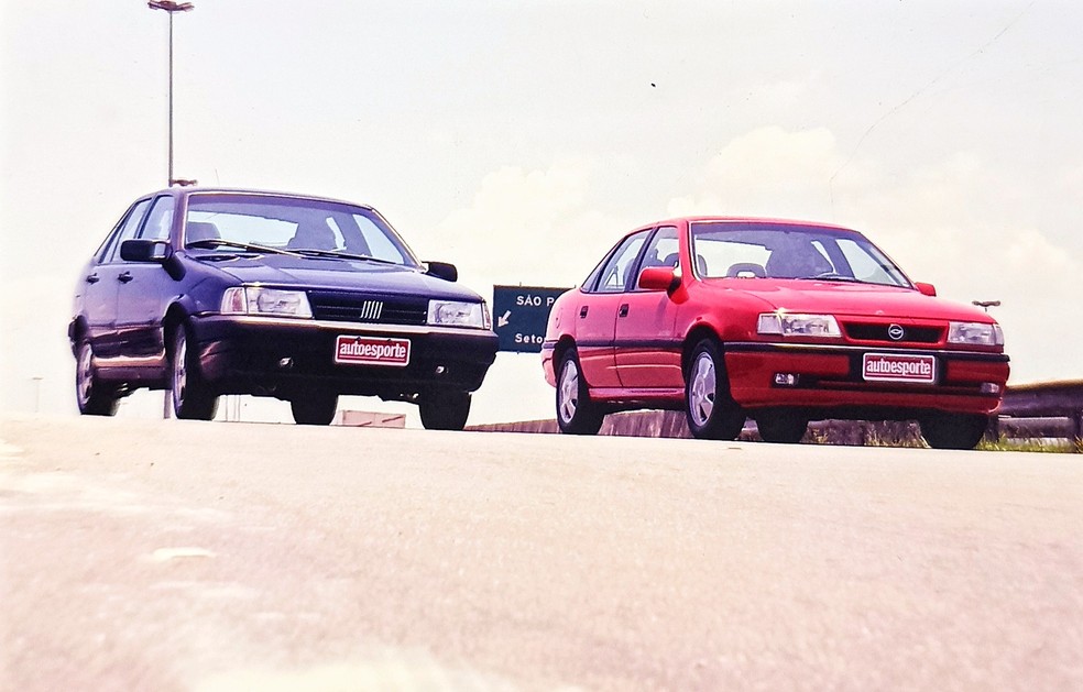 Tempra é mais barato, mas vários equipamentos são opcionais no Fiat e de série no GM  — Foto: (Foto: Ricardo Novelli/Acervo MIAU