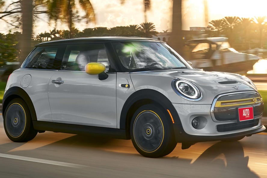 Mini Cooper S E - Mesmo na versão elétrica, compacto mantém o aspecto de diversão ao volante que sempre foi marca registrada da Mini