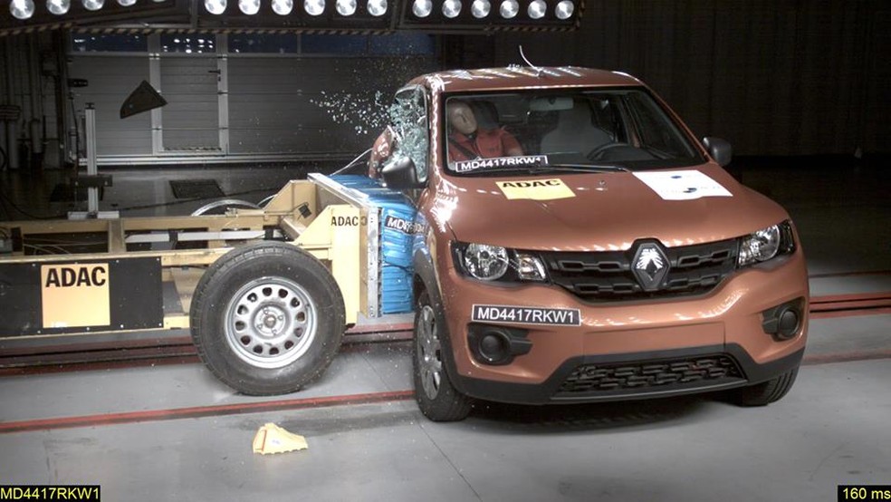 Renault Kwid recebeu 3 estrelas em teste de colisão — Foto: Latin NCap/Divulgação