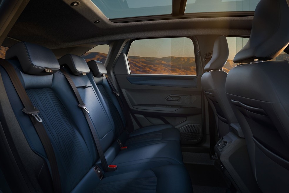 Distância entre-eixos do Boreal, de 2,70 metros, promete boa oferta de espaço interno — Foto: Divulgação/Renault