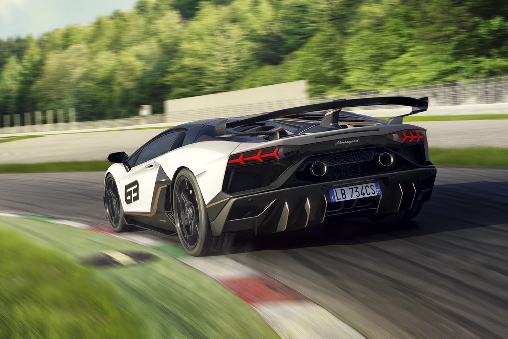 revela Aventador SVJ de 780 cavalos de potência
