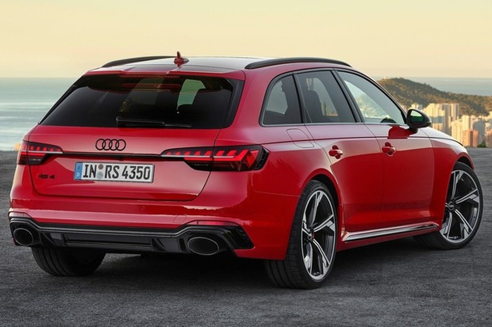 RS 4 e RS 5 têm novas lanternas de LEDs (Foto: Divulgação) — Foto: Auto Esporte