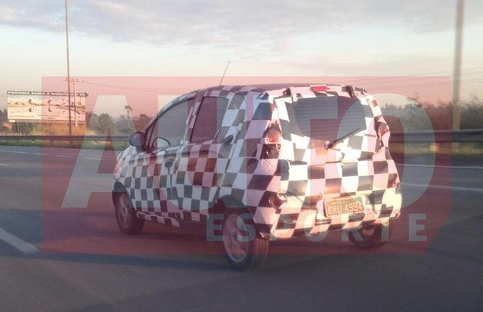 Chery camuflado (Foto: Herbert Holdefer/Auto News Brasil) — Foto: Auto Esporte