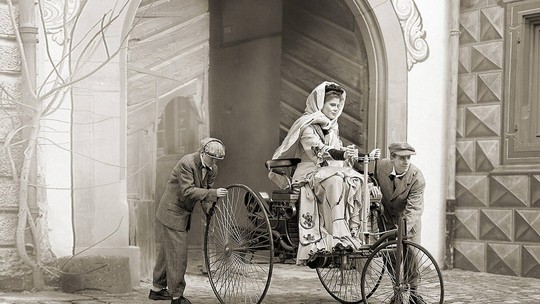 Primeira viagem de carro do mundo foi feita por uma mulher