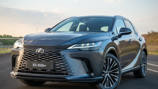 Lexus RX 450h+: primeiro híbrido plug-in da marca chega com preço de BMW