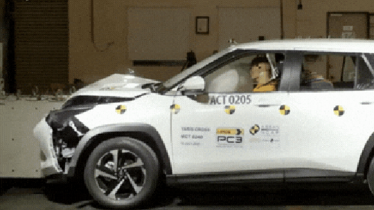 Toyota Yaris Cross tira nota máxima em teste de segurança; veja crash test