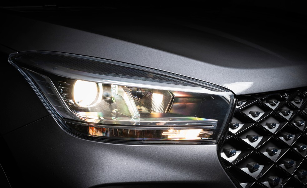 Caoa Chery trocou os faróis de LED do Tiggo 5X Pro pelas luzes alógenas — Foto: Bruno Guerreiro/Auto News Brasil