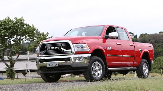 RAM 2500 tem recall por abertura da tampa traseira em movimento