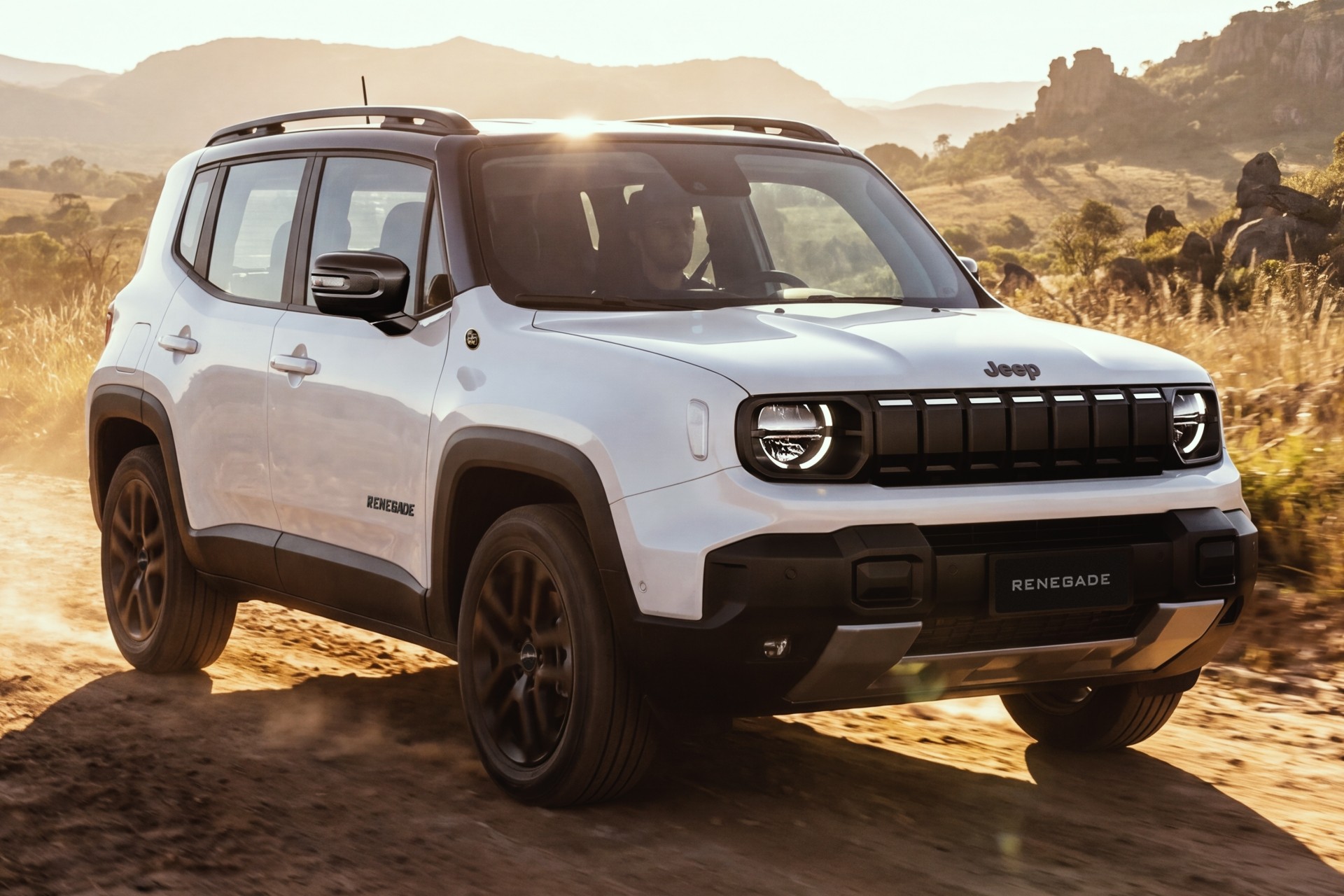 Jeep Renegade, Compass e Commander ganham série especial 85 Anos