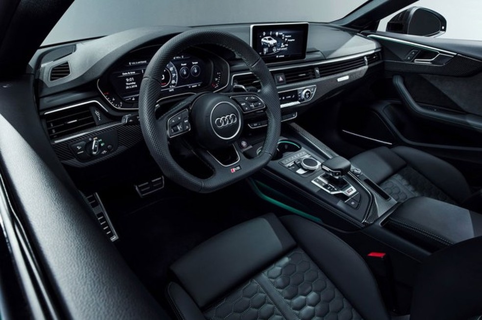 Painel digital tem instrumentos extras em relação aos demais A5 (Foto: Divulgação) — Foto: Auto Esporte