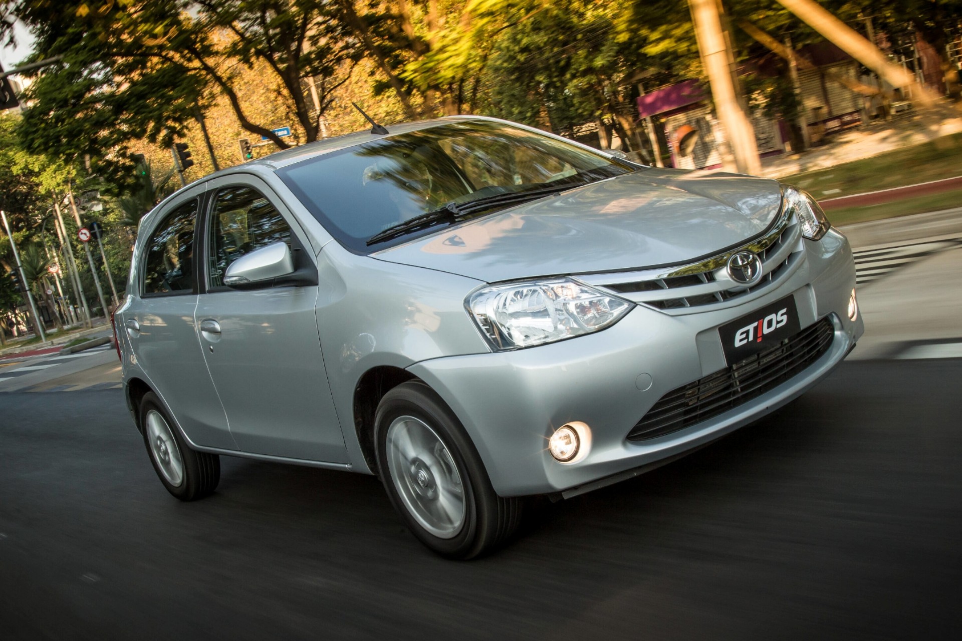 5 carros usados econômicos e baratos para motoristas de aplicativo