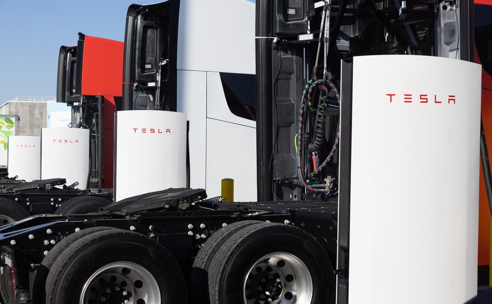 Tesla Semi tem 900 kWH de bateria — Foto: Benjamin Fanjoy/Getty Images