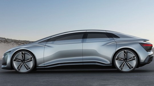 Com possível visual polêmico, primeiro Porsche de 7 lugares será mistura de sedã e crossover