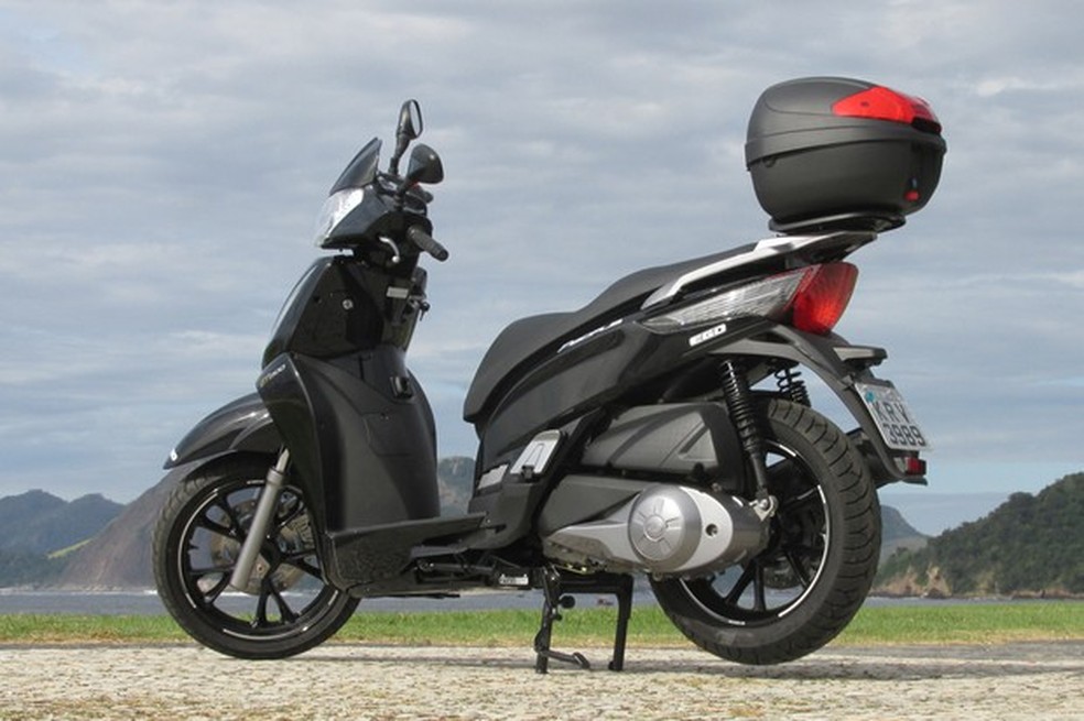 Kymco People GTI 300i (Foto: Roberto Dutra / O 3PWEB) — Foto: Auto Esporte