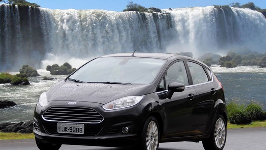 Ford reduz preços do Fiesta em até R$ 3.900; linha Fiat fica mais cara