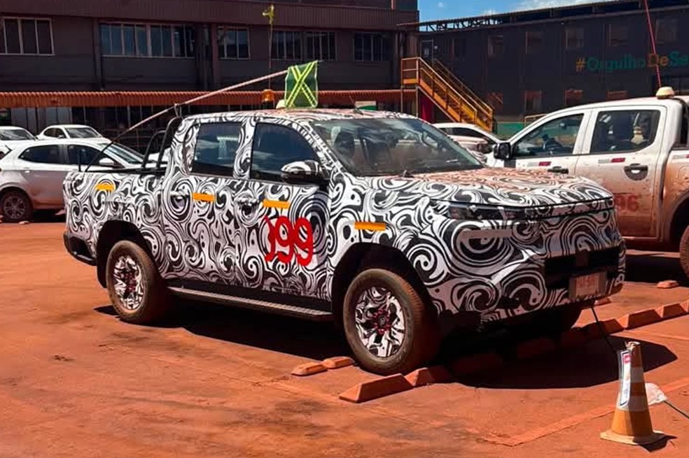 Testes da Toyota Hilux el�trica seguem a todo vapor no Brasil � Foto: Reprodu��o/BF//MS (@bfmsoficial)
