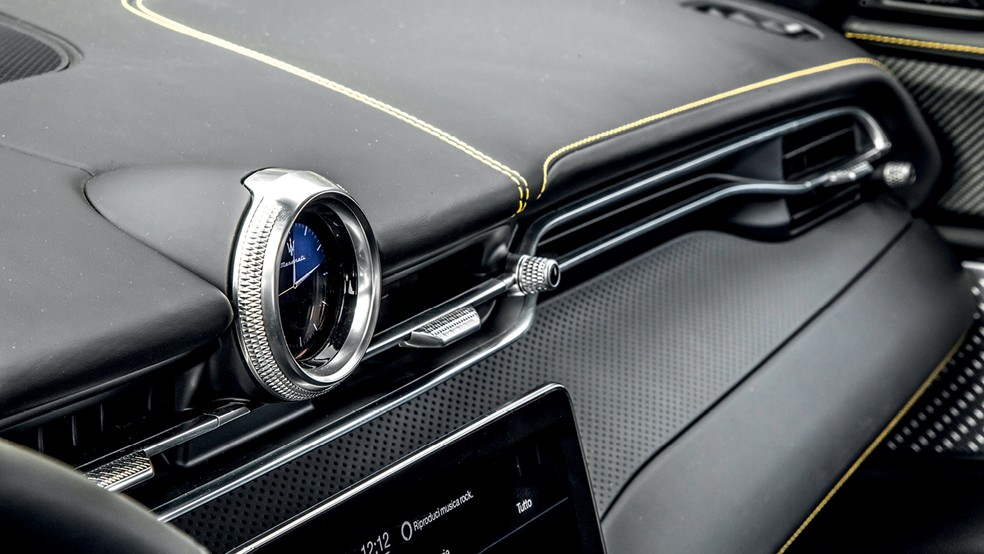 Grecale Trofeo traz o primeiro relógio digital usado em um Maserati — Foto: Divulgação