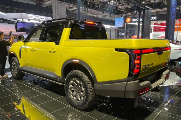 Nissan Frontier Pro PHEV - traseira
