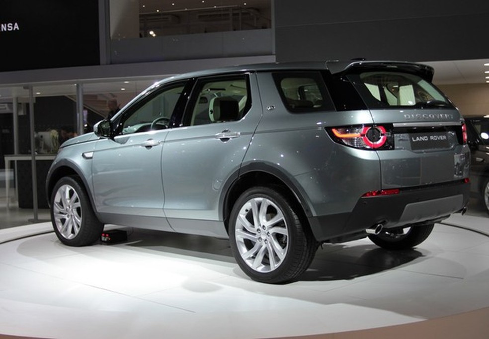 Land Rover Discovery Sport no Salão do Automóvel 2014 (Foto: Fabio Aro/Auto News Brasil) — Foto: Auto Esporte