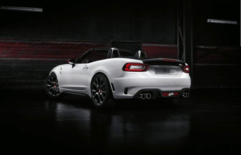 Fiat 124 Spider Abarth (Foto: Divulgação) — Foto: Auto Esporte